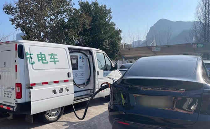 黑水汽车搭电