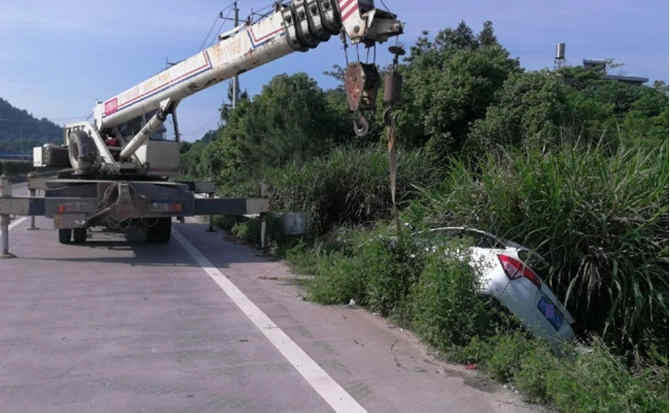 黑水重载吊车救援 黑水重载吊车救援